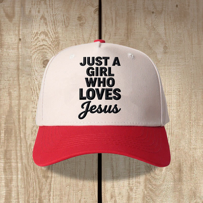 Christianartworkshop Gorra de béisbol ajustable con estampado frontal de fuente mixta y pila vertical "Just A Girl Who Loves" - Rojo - image 2