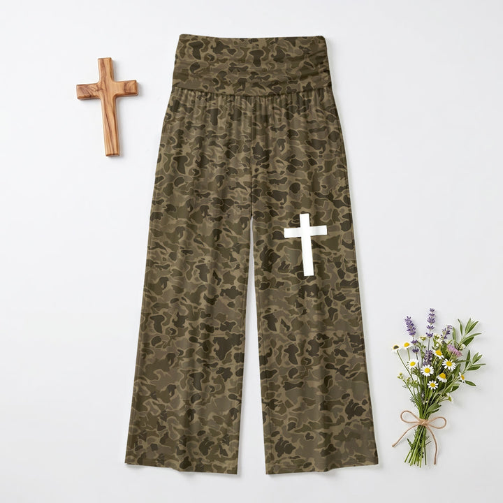 Christianartworkshop Pantalones de pierna ancha elásticos de talle alto con estampado de camuflaje en tonos tierra y gráfico vertical cruzado en el muslo. - image 2