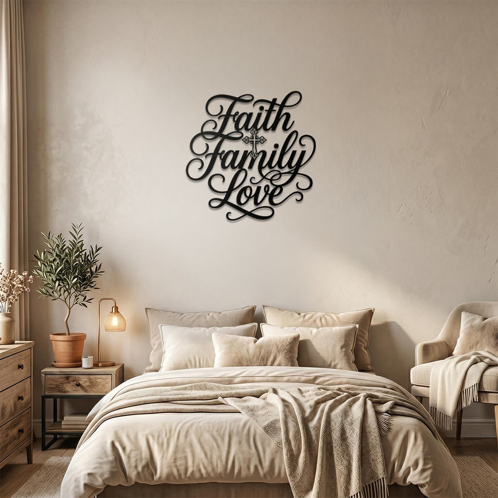 Christianartworkshop Decoración de pared metálica con cruz y la inscripción "Fe, Familia, Amor": Emblema atemporal de bendición sagrada para el hogar. - image 0