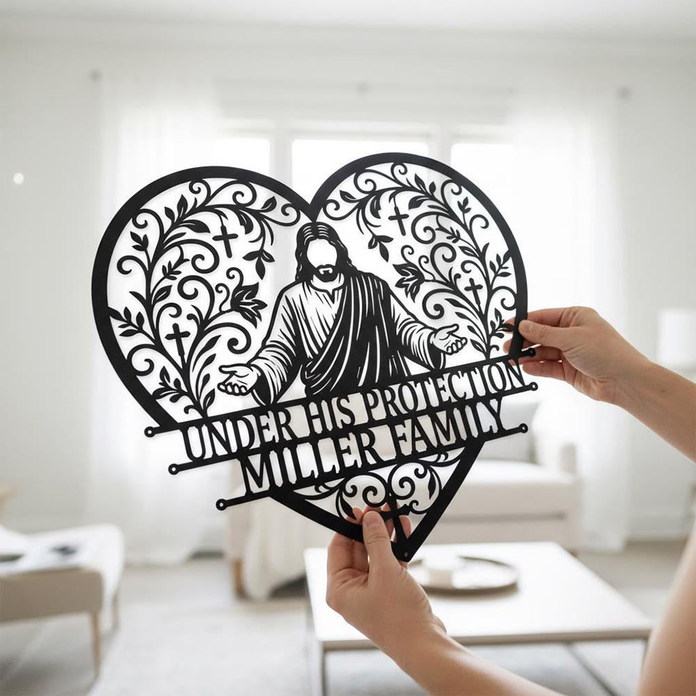 Christianartworkshop Decoración de pared metálica con cruz de Jesús, corazón y brazos abiertos con diseño de enredaderas florales: emblema atemporal del refugio familiar sagrado. - image 1
