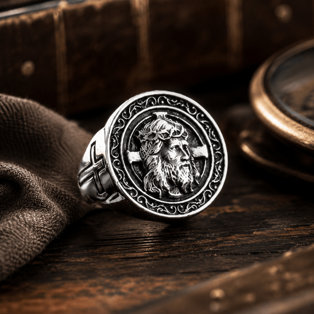 Christianartworkshop Anillo de sello redondo con placa, corona de espinas y borde de pergamino de Jesús: emblema atemporal de fe sagrada inquebrantable. - image 4