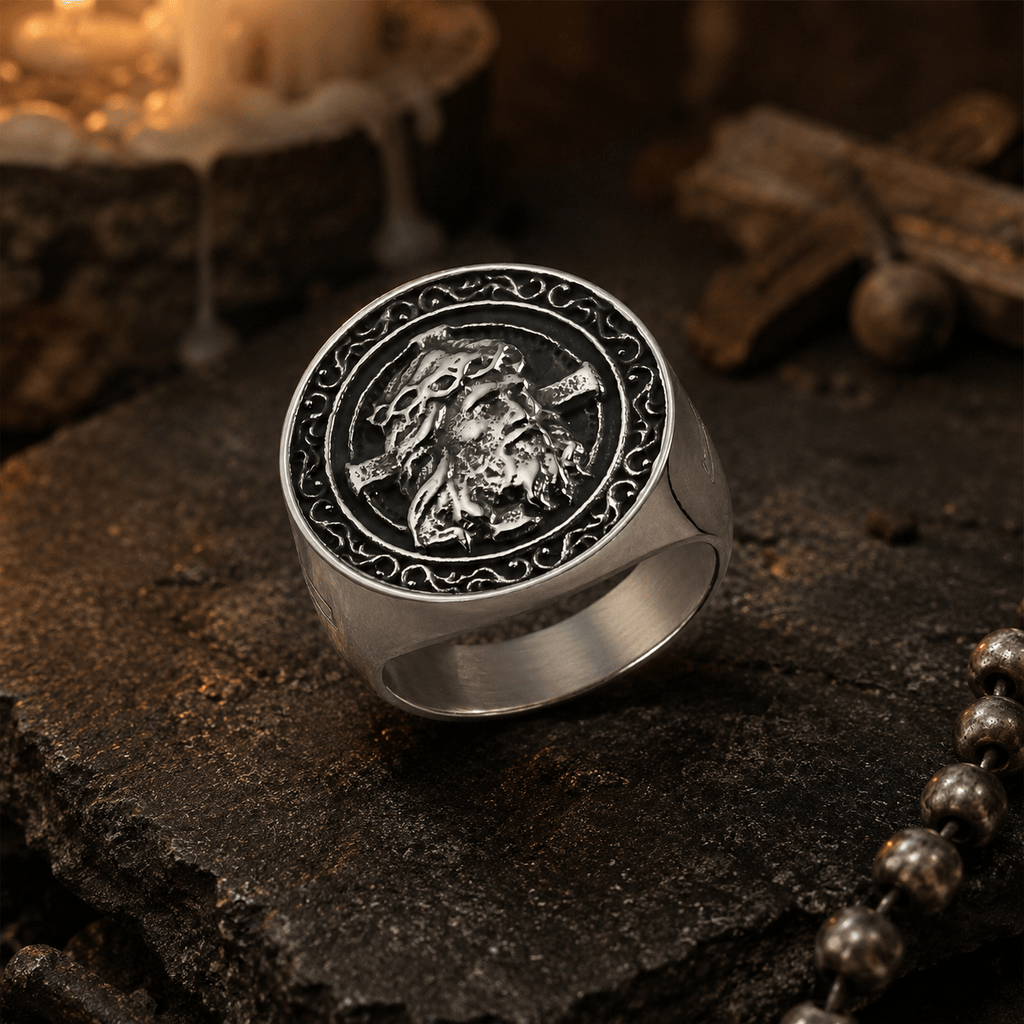 Christianartworkshop Anillo de sello redondo con placa, corona de espinas y borde de pergamino de Jesús: emblema atemporal de fe sagrada inquebrantable. - image 6