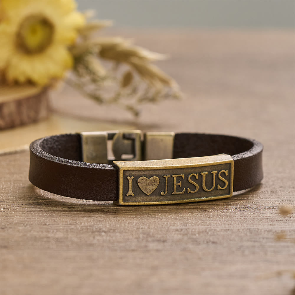 Christianartworkshop Pulsera clásica con corazón y la letra de Jesús: emblema personalizado de la eterna ternura divina. - image 1