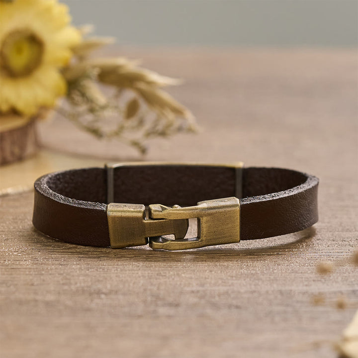 Christianartworkshop Pulsera clásica con corazón y la letra de Jesús: emblema personalizado de la eterna ternura divina. - image 5