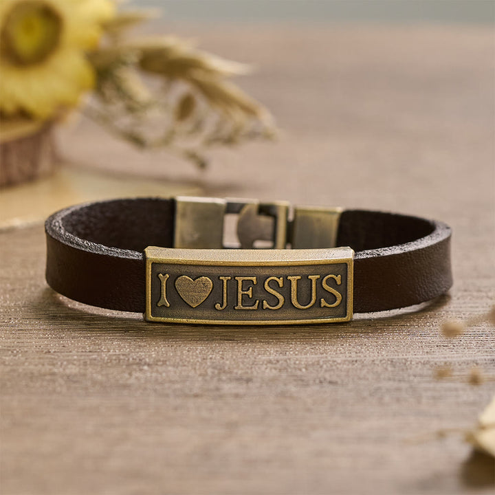 Christianartworkshop Pulsera clásica con corazón y la letra de Jesús: emblema personalizado de la eterna ternura divina. - image 2