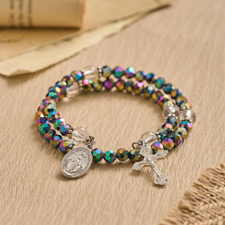Christianartworkshop Pulsera envolvente con crucifijo y medalla de la Virgen María con cuentas facetadas: emblema personalizado de fe celestial inquebrantable. - image 2