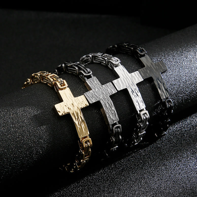 Christianartworkshop Pulsera plana con cruz y textura martillada: emblema personalizado de fe celestial inquebrantable. - image 0