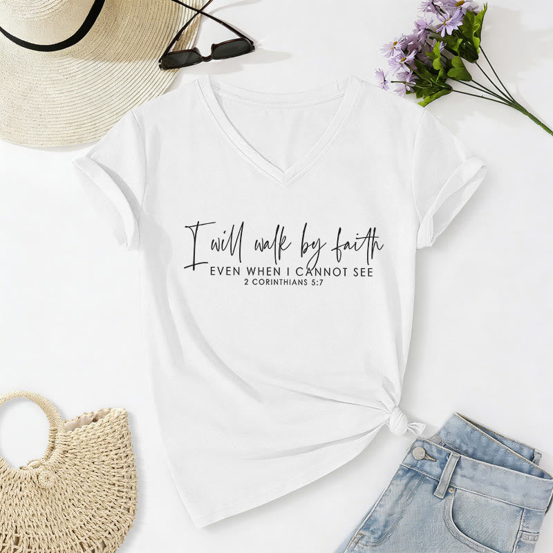 Christianartworkshop Camiseta informal con cuello en V y estampado de versículo bíblico en doble fuente "Caminaré por fe" - Blanco - 2XL - image 20
