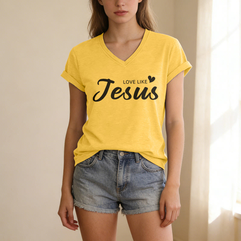 Christianartworkshop Querida persona detrás de mí Texto completo en la espalda Juan 15:12 Versículo en la parte delantera Eslogan de amor Camiseta informal con cuello en V - image 27