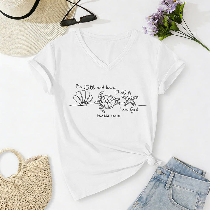 Christianartworkshop Estad quietos y sabed que yo soy Dios. Dibujo lineal de tortuga marina, caparazón de estrella de mar, Salmo 46:10. Camiseta con cuello en V. - Blanco - 2XL - image 22