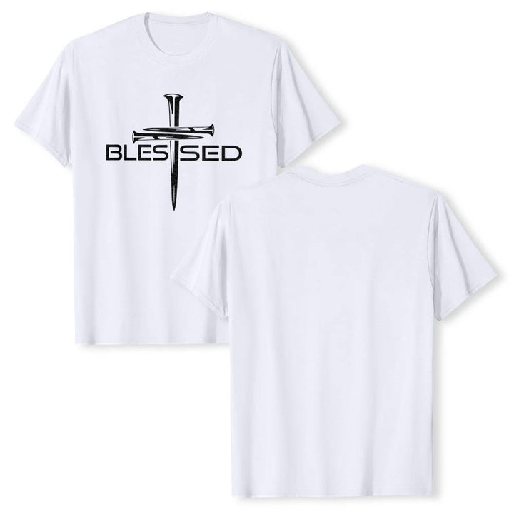 Christianartworkshop Camiseta de manga corta premium con estampado frontal de la palabra "Blessed Three Nails Cross Split" en negrita y en bloque. - image 13
