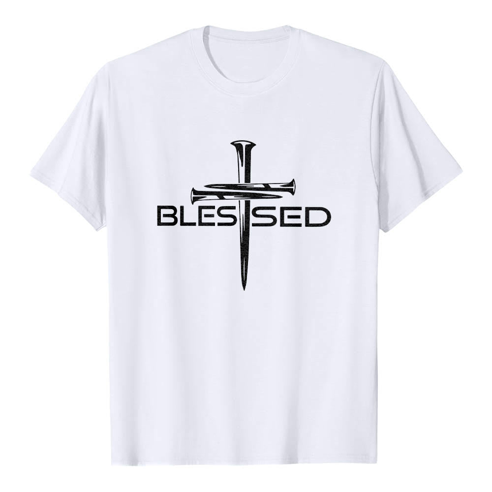 Christianartworkshop Camiseta de manga corta premium con estampado frontal de la palabra "Blessed Three Nails Cross Split" en negrita y en bloque. - Blanco - 2XL - image 12