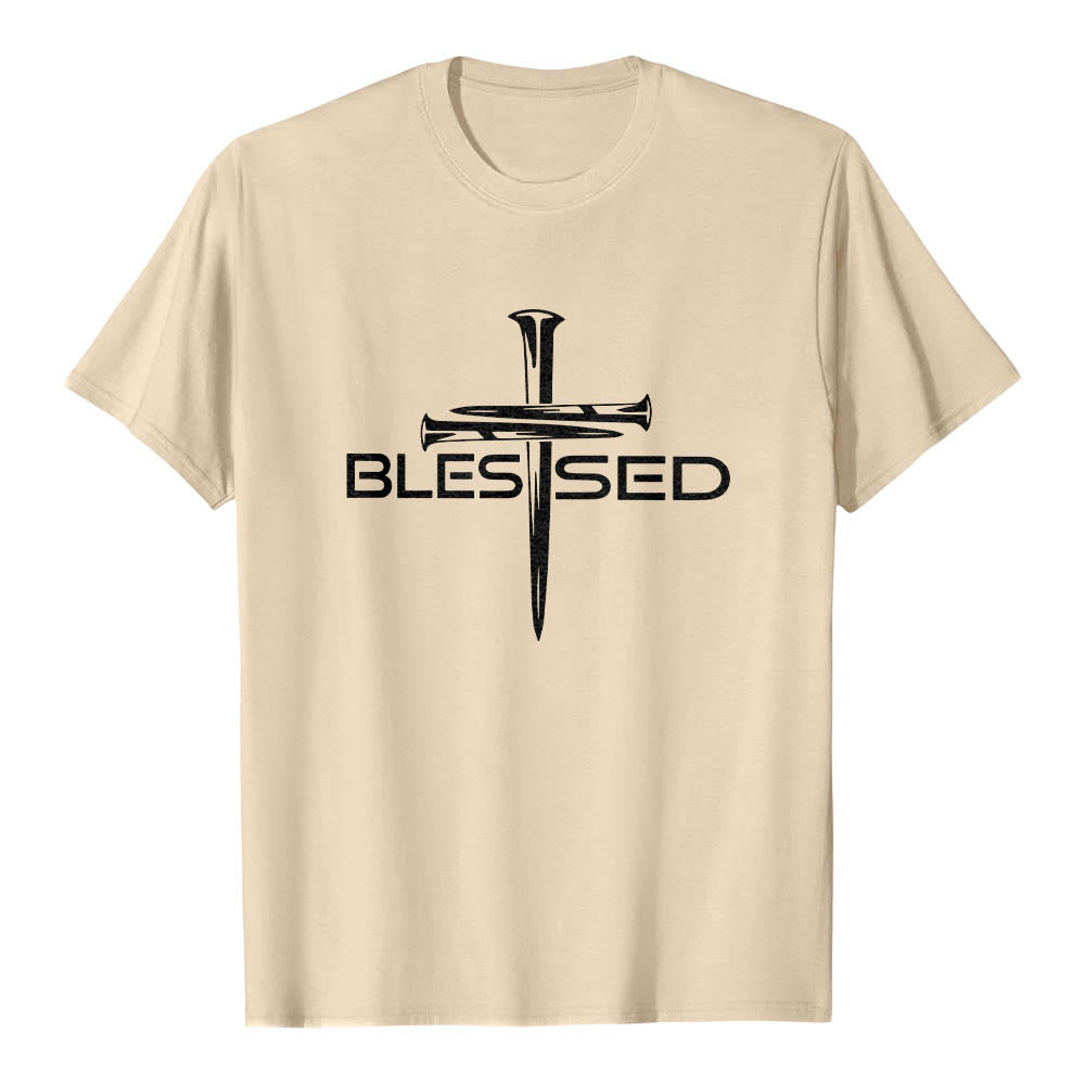 Christianartworkshop Camiseta de manga corta premium con estampado frontal de la palabra "Blessed Three Nails Cross Split" en negrita y en bloque. - Beige - 2XL - image 18
