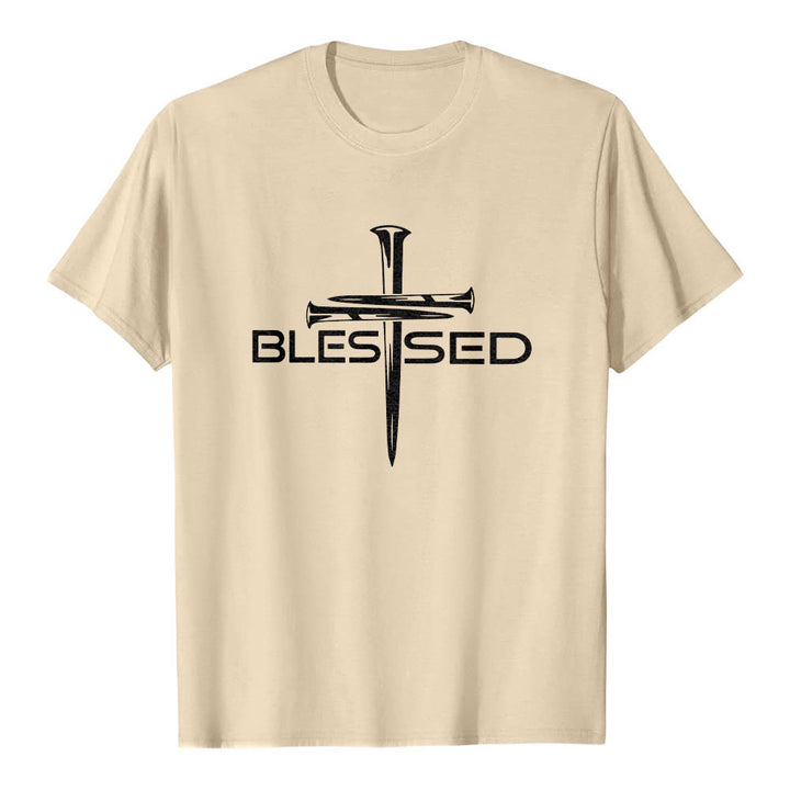 Christianartworkshop Camiseta de manga corta premium con estampado frontal de la palabra "Blessed Three Nails Cross Split" en negrita y en bloque. - Beige - 2XL - image 18