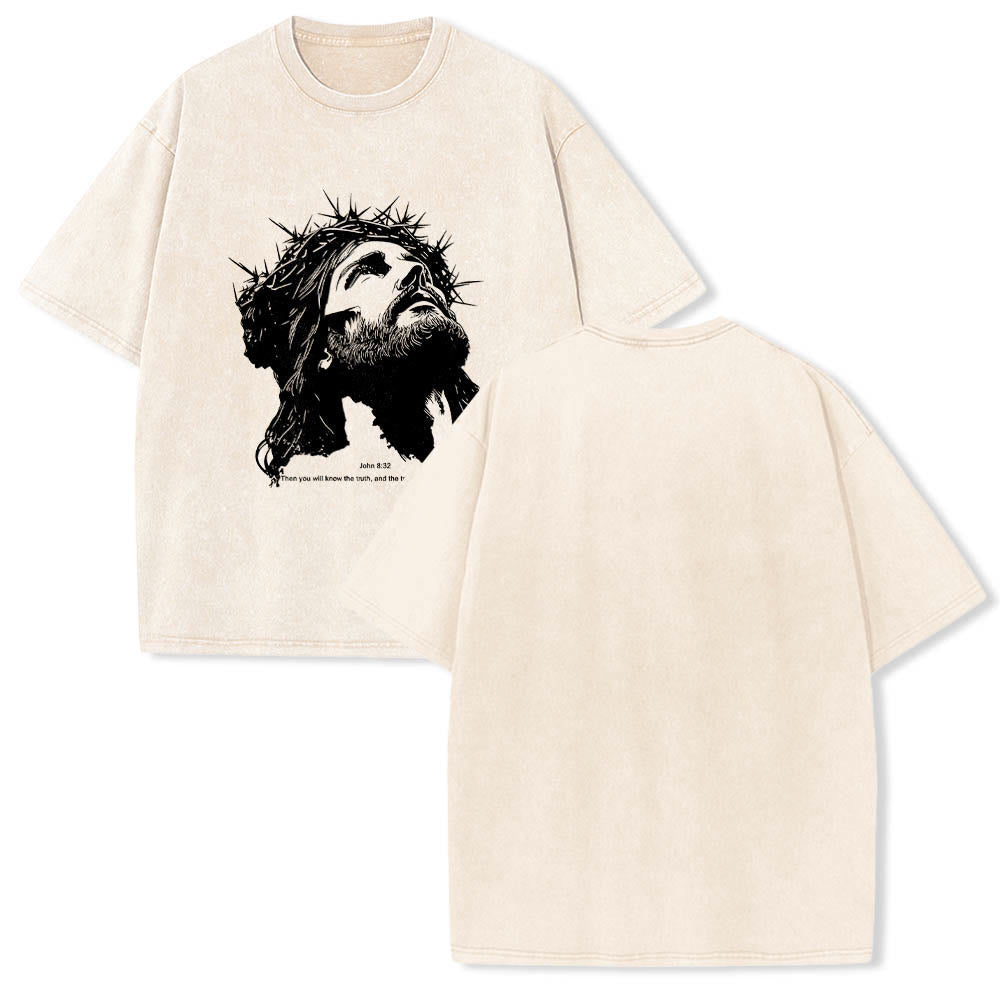 Christianartworkshop Camiseta vintage lavada con retrato de Jesús con corona de espinas y versículo bíblico de Juan 8:32 en la parte delantera. - image 1