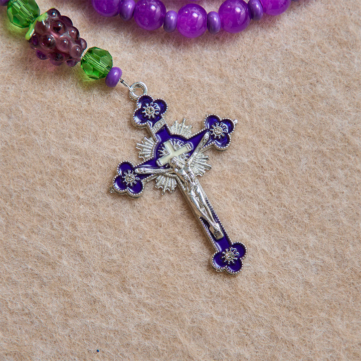 Christianartworkshop Rosario de cuentas de vidrio con forma de uva y crucifijo esmaltado: emblema de la bendición celestial eucarística. - image 7