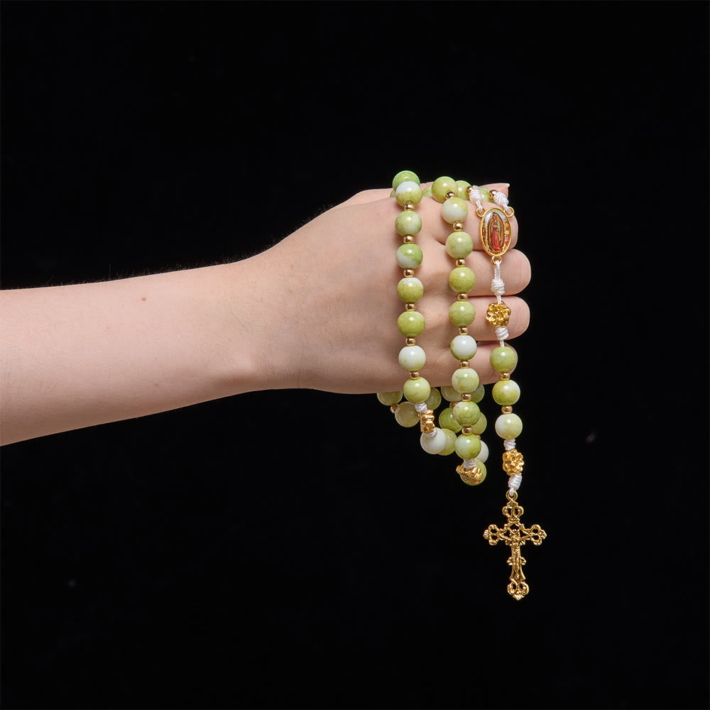Christianartworkshop Rosario Fresh Lotus Spacer en tono jade con crucifijo tallado ornamentado: emblema de pura serenidad celestial. - image 1