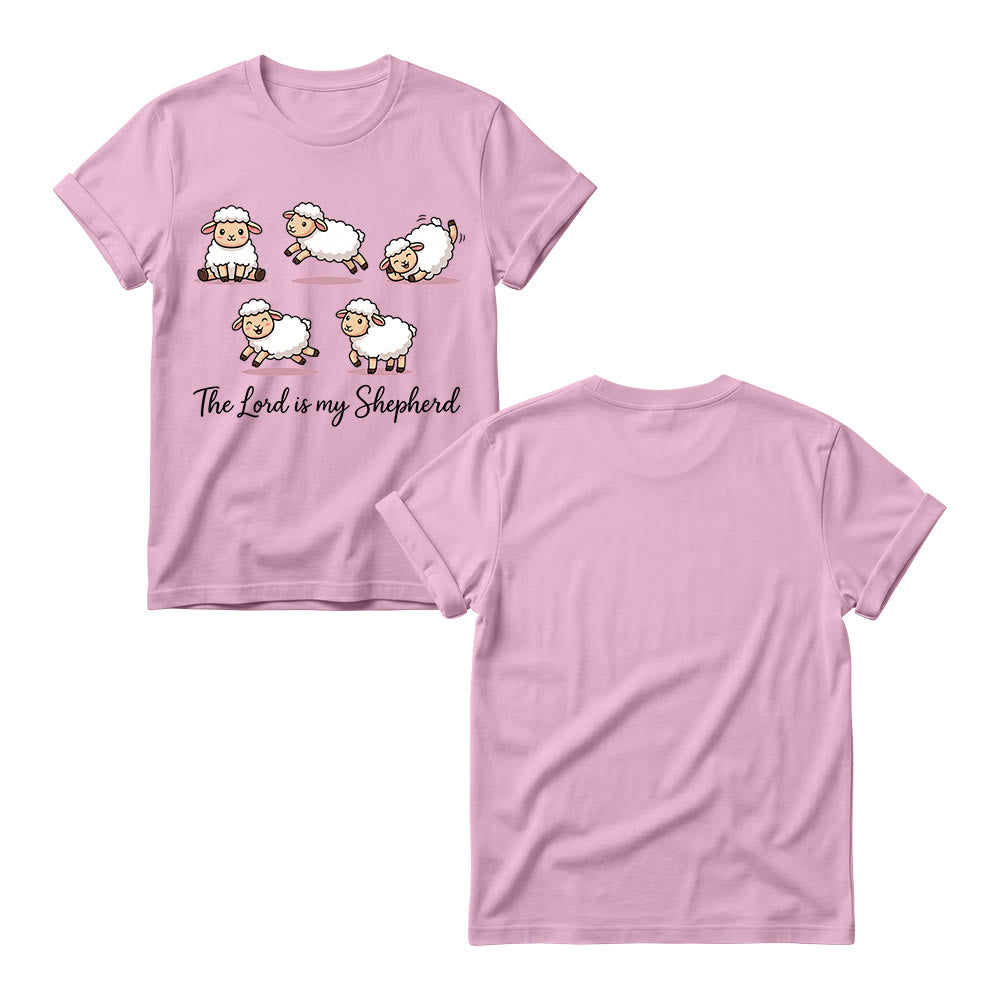 Christianartworkshop Camiseta de cuello redondo para mujer con estampado de ovejas de dibujos animados y frase bíblica en cursiva, inspirada en el Salmo 23. - image 9