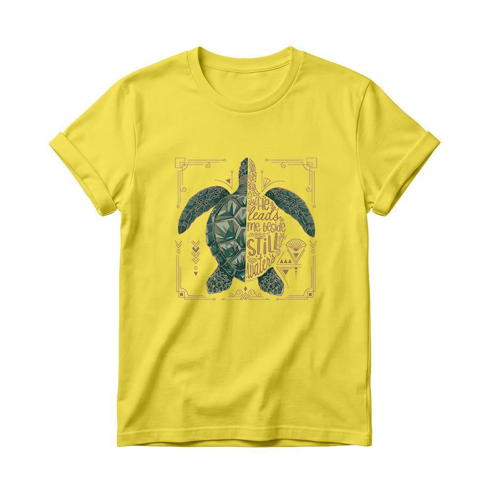Christianartworkshop Camiseta de cuello redondo para mujer con estampado geométrico dividido de tortuga marina, borde ornamentado y frase devocional del salmo. - Amarillo - 4XL - image 8