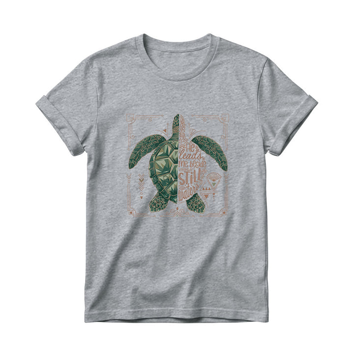 Christianartworkshop Camiseta de cuello redondo para mujer con estampado geométrico dividido de tortuga marina, borde ornamentado y frase devocional del salmo. - Gris - 4XL - image 10