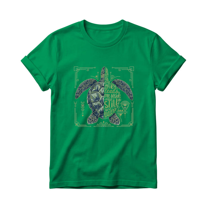 Christianartworkshop Camiseta de cuello redondo para mujer con estampado geométrico dividido de tortuga marina, borde ornamentado y frase devocional del salmo. - Verde - 4XL - image 16