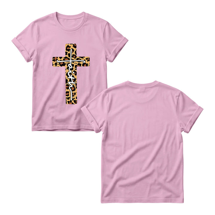 Christianartworkshop Camiseta de cuello redondo para mujer con estampado de leopardo, cruz vertical y letra "Fe" escrita a mano en el interior. - image 11