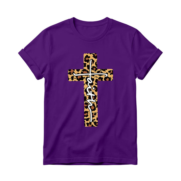 Christianartworkshop Camiseta de cuello redondo para mujer con estampado de leopardo, cruz vertical y letra "Fe" escrita a mano en el interior. - Púrpura - 4XL - image 4