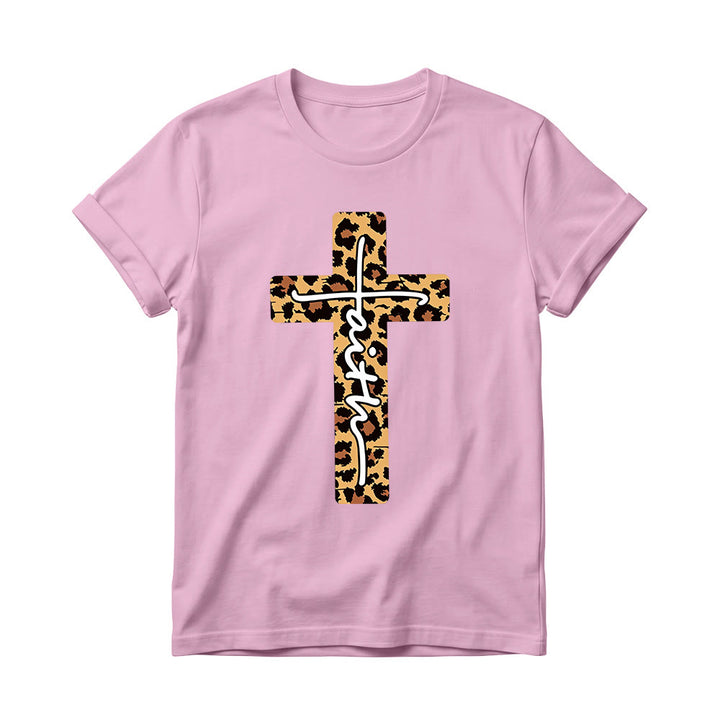 Christianartworkshop Camiseta de cuello redondo para mujer con estampado de leopardo, cruz vertical y letra "Fe" escrita a mano en el interior. - Rosa - 4XL - image 10