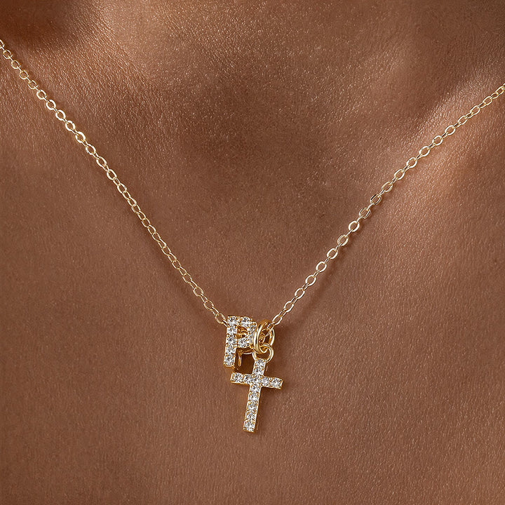 Christianartworkshop Collar con colgante doble en forma de cruz con iniciales personalizadas de la A a la Z y detalles de diamantes de imitación: emblema atemporal de la suave protección celestial. - PAG - image 17