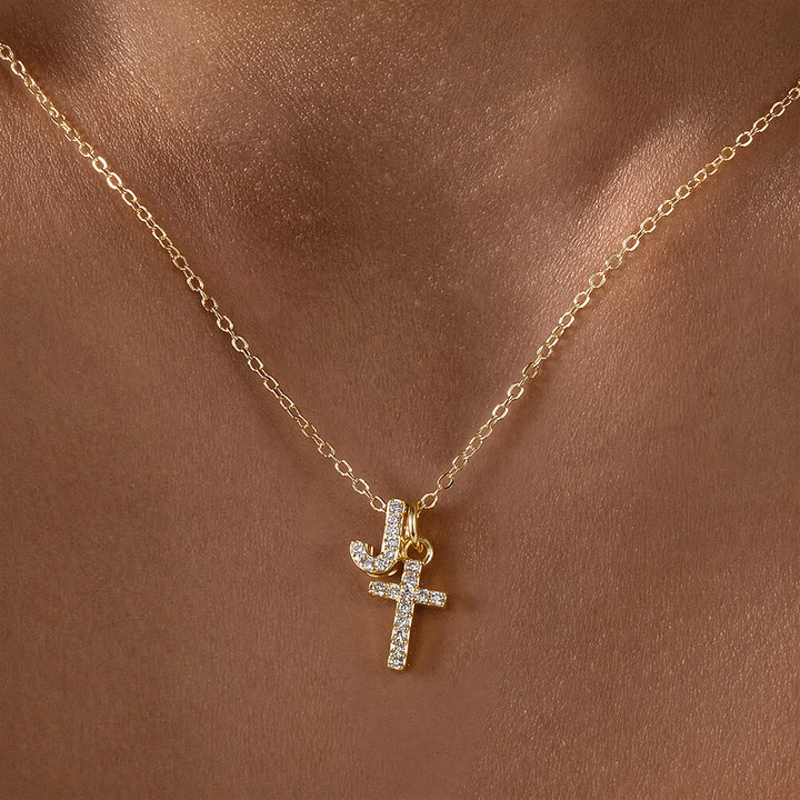 Christianartworkshop Collar con colgante doble en forma de cruz con iniciales personalizadas de la A a la Z y detalles de diamantes de imitación: emblema atemporal de la suave protección celestial. - J - image 11