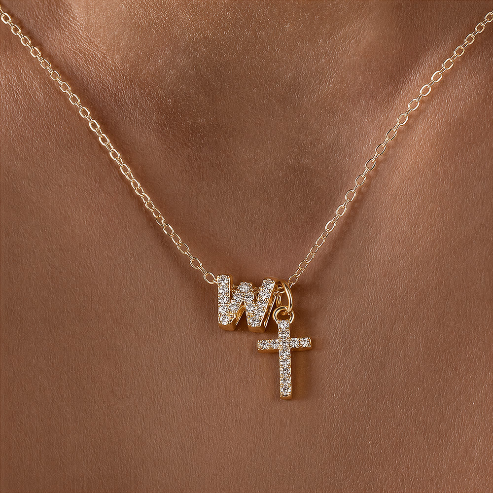 Christianartworkshop Collar con colgante doble en forma de cruz con iniciales personalizadas de la A a la Z y detalles de diamantes de imitación: emblema atemporal de la suave protección celestial. - W - image 24