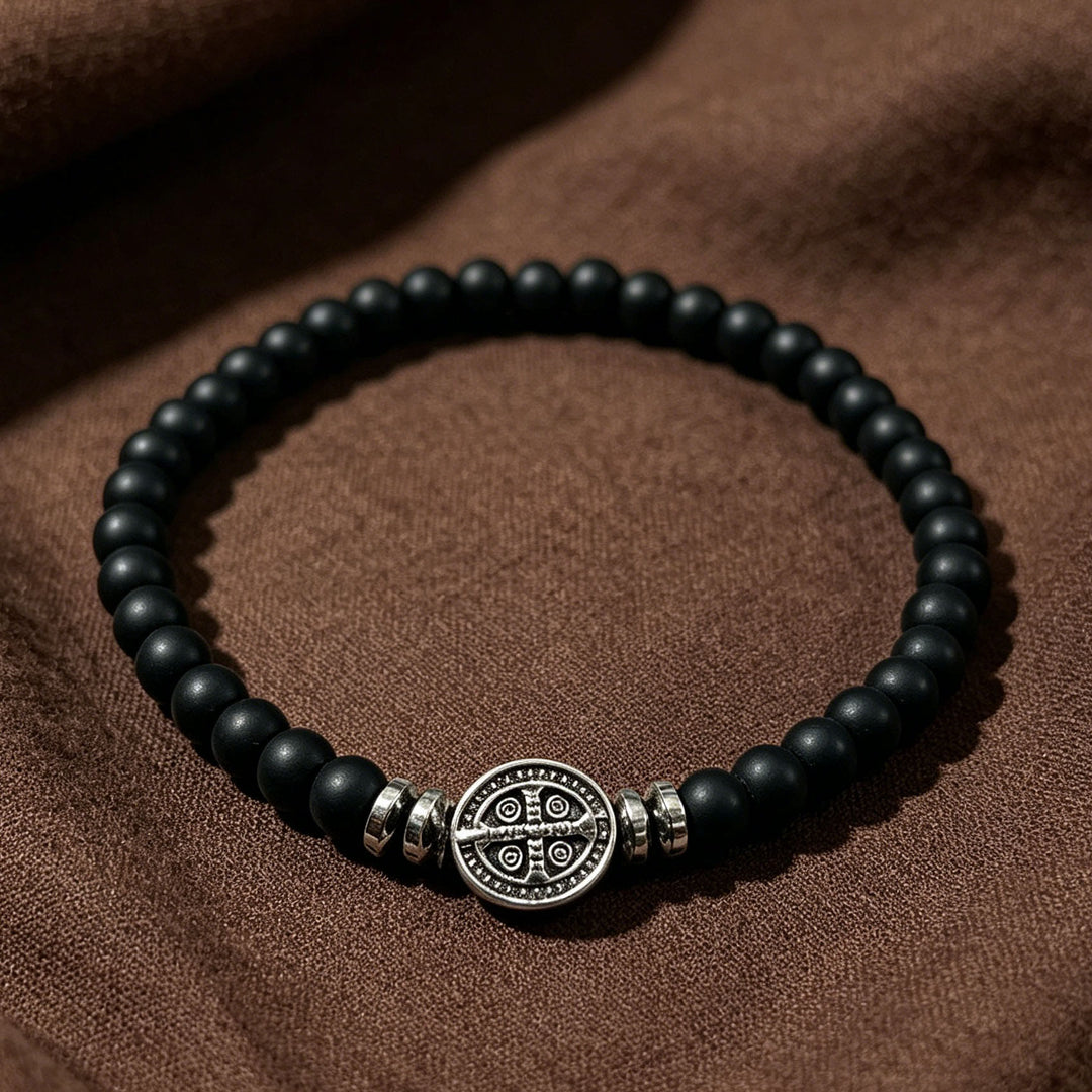 Christianartworkshop Pulsera elástica apilable con medalla de San Benito y cuentas de piedra natural: emblema atemporal de la gentil protección celestial. - Obsidiana mate - image 8