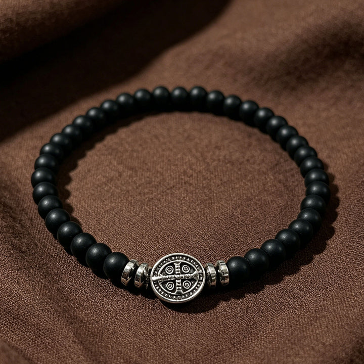 Christianartworkshop Pulsera elástica apilable con medalla de San Benito y cuentas de piedra natural: emblema atemporal de la gentil protección celestial. - Obsidiana mate - image 8