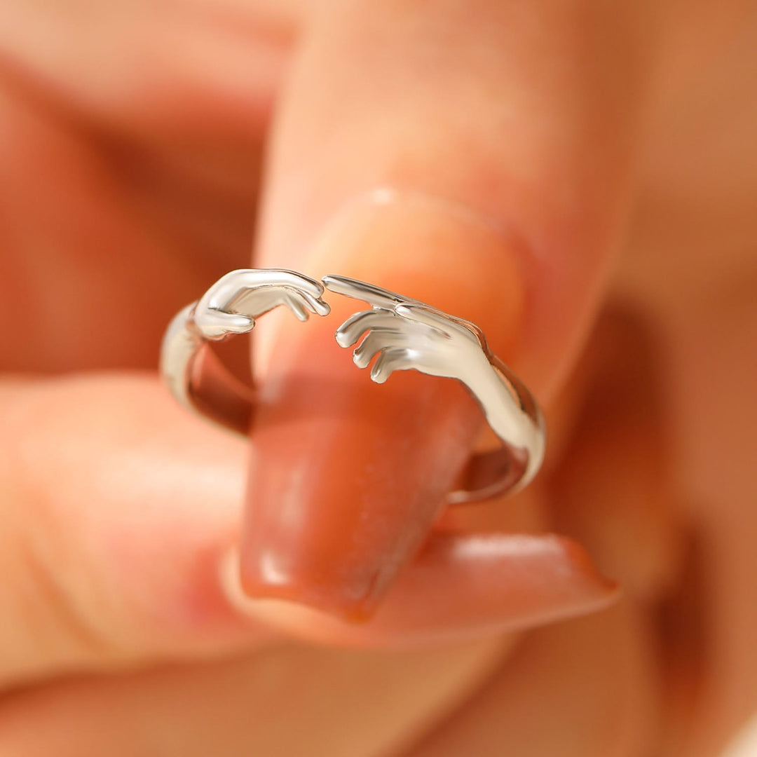 Christianartworkshop Anillo de fe ajustable con la imagen de la Creación de Adán tocando las manos abiertas: emblema atemporal de la suave protección celestial. - image 7