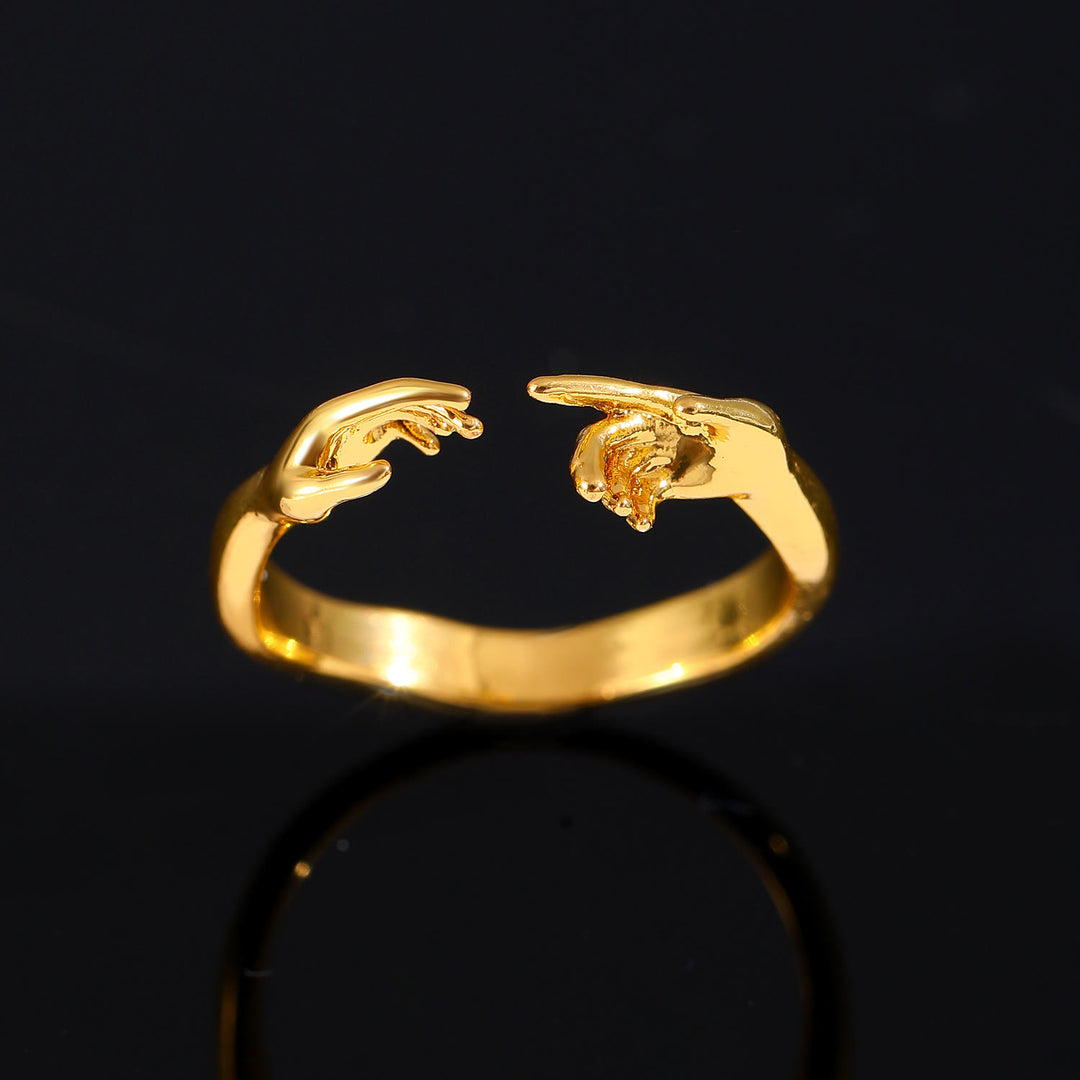 Christianartworkshop Anillo de fe ajustable con la imagen de la Creación de Adán tocando las manos abiertas: emblema atemporal de la suave protección celestial. - Dorado (apto para tallas estadounidenses 7-11) - image 4
