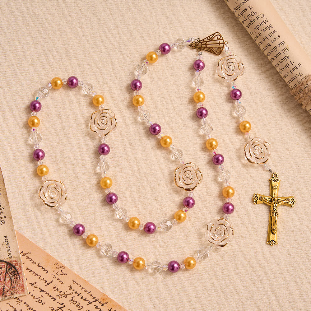 Christianartworkshop Rosario de acrílico moldeado con forma de camelia, crucifijo dorado y medallón de filigrana de Nuestra Señora de Aparecida. - image 3