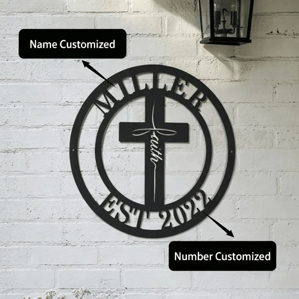 Christianartworkshop Cruz de fe circular decorativa de metal con nombre y año personalizados: símbolo de la gracia compartida de la familia. - image 0