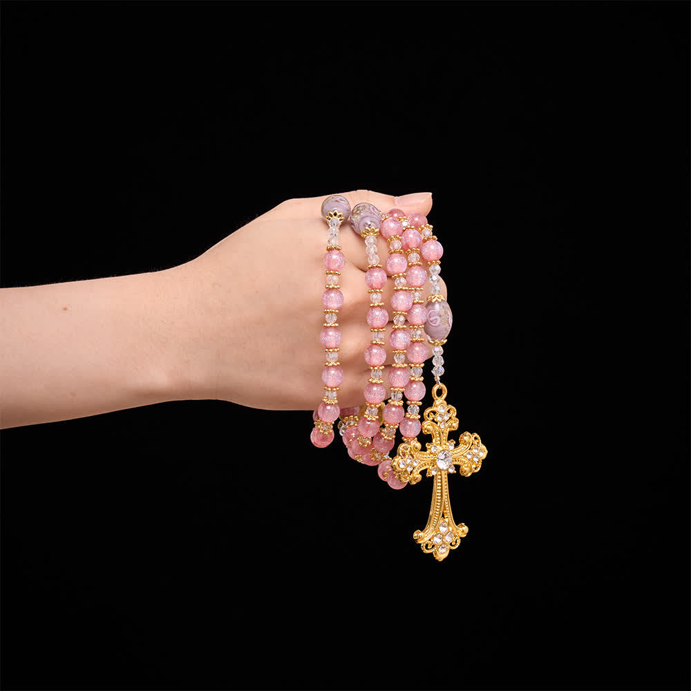 Christianartworkshop Rosario de lujo rosa brillante con cuentas de cristal florales, medallón en forma de corazón de la Virgen María y cruz dorada: emblema de la dulce pureza celestial. - image 1
