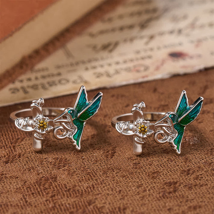 Christianartworkshop Anillo de colibrí con cruz floral de esmalte verde: emblema de la esperanza celestial vigilante. - image 4