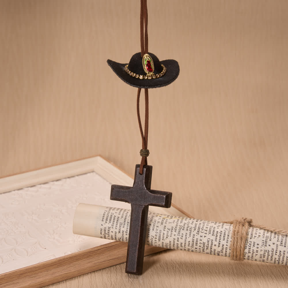 Christianartworkshop Adorno colgante vintage del oeste para automóvil, decorado con sombrero de vaquero de la Virgen María de fieltro y cruz de madera. - image 1
