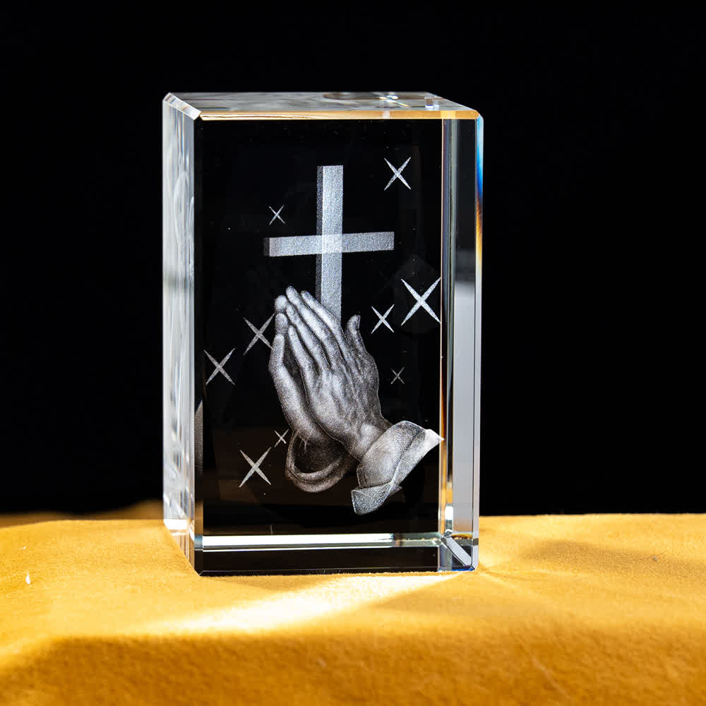 Christianartworkshop Figura de cristal sagrado grabada con múltiples diseños para exhibición de escritorio y decoración devocional del hogar. - Manos orando con cruz - 5x5x8cm - image 0