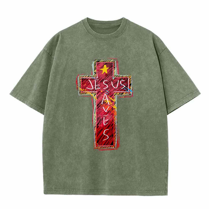 Christianartworkshop Camiseta extragrande lavada con estampado de cruz roja vibrante y la inscripción "Jesús salva", además de una estrella. - Verde militar - 5XL - image 8