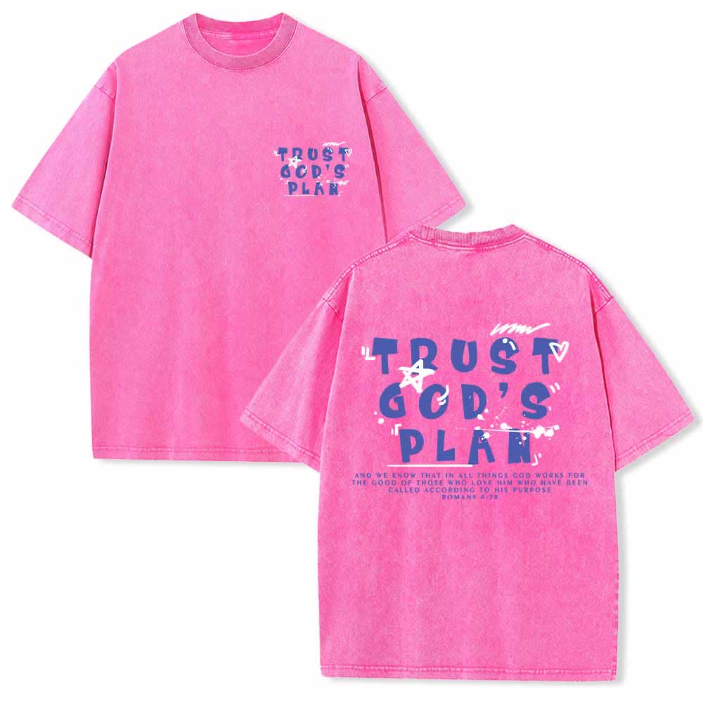 Christianartworkshop Camiseta de doble cara con estampado en grafiti "Confía en el plan de Dios" y texto grande en la parte delantera con la inscripción "Romanos 8:28". - Rosa - 5XL - image 12