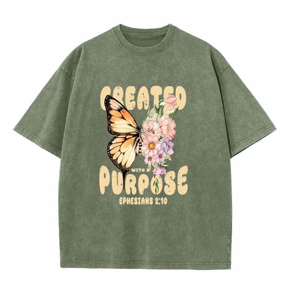 Christianartworkshop Camiseta lavada con estampado frontal de mariposa monarca y flores silvestres en tonos pastel de Efesios 2:10, creada con un propósito. - Verde militar - 5XL - image 1
