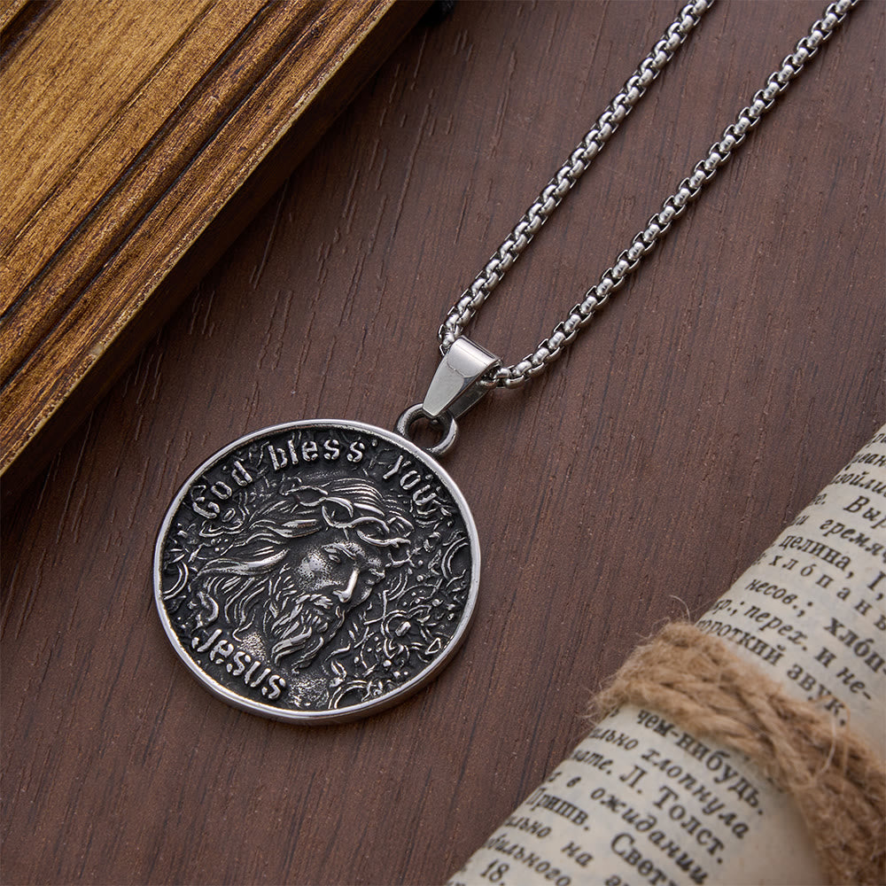 Christianartworkshop Collar con moneda de Jesús en relieve estilo vintage: emblema de la bendición celestial eterna. - image 1