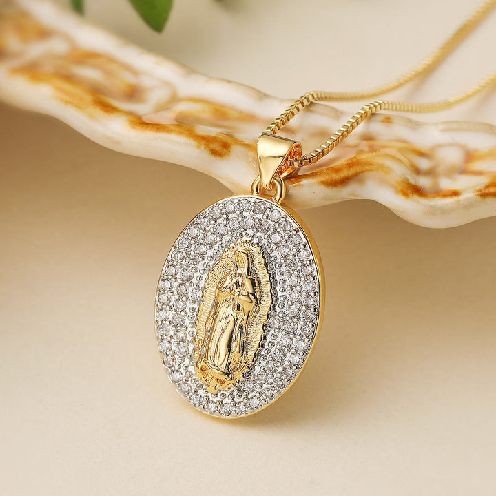 Christianartworkshop Collar con medallón de Guadalupe y San Cristóbal: Talismán de viajes seguros y bendiciones maternales. - Nuestra Señora de Guadalupe - image 1