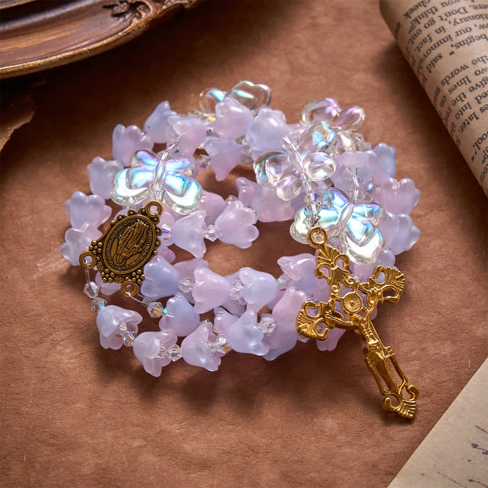Christianartworkshop Rosario de cristal iridiscente degradado con lirios del valle y colgantes de mariposas: emblema de las dulces bendiciones celestiales. - image 3