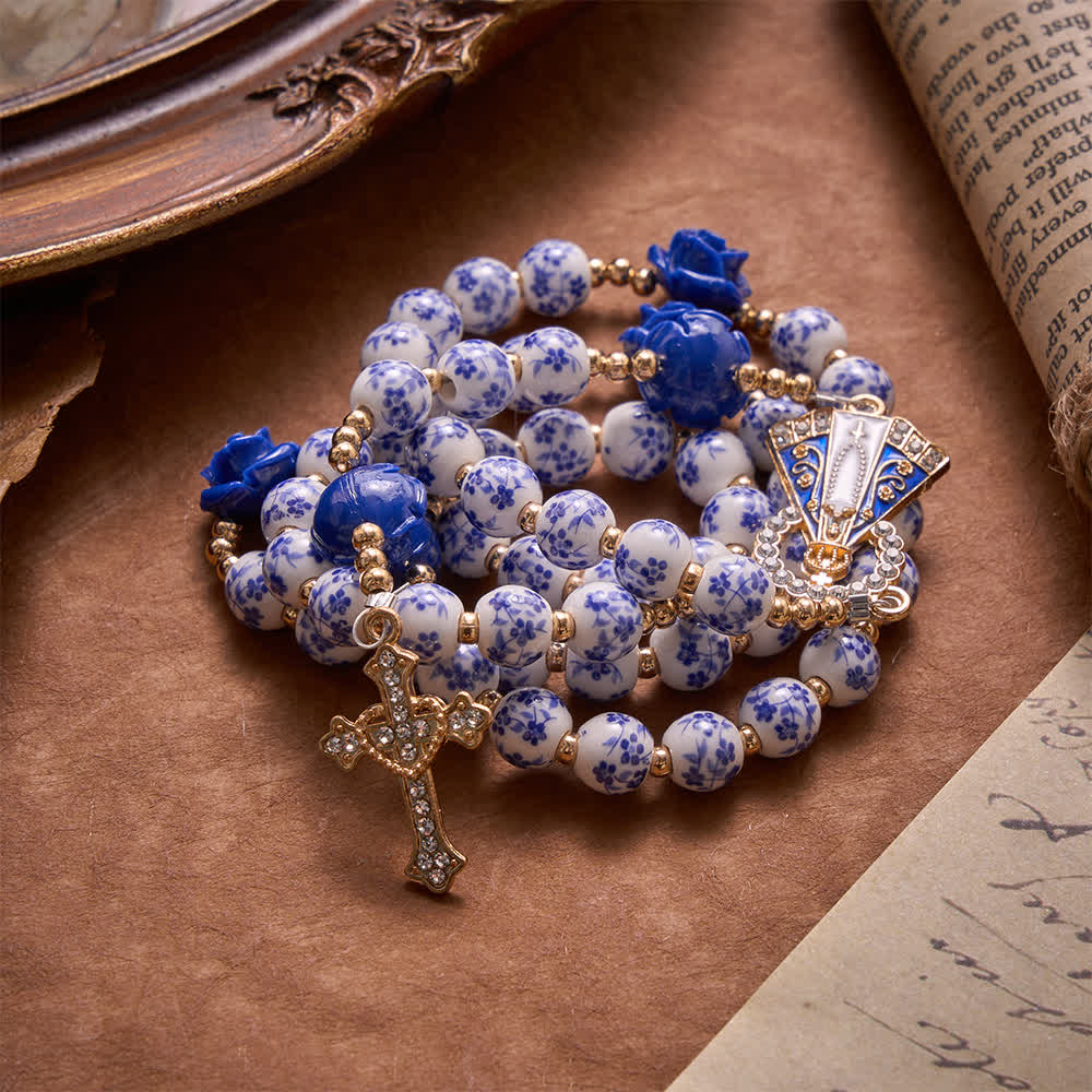 Christianartworkshop Rosario de cuentas de porcelana azul con adornos de rosas azules y medalla de Nuestra Señora de Aparecida. - image 4