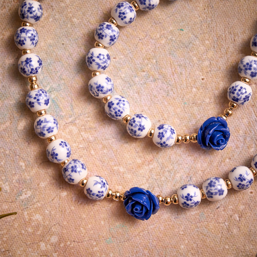 Christianartworkshop Rosario de cuentas de porcelana azul con adornos de rosas azules y medalla de Nuestra Señora de Aparecida. - image 5