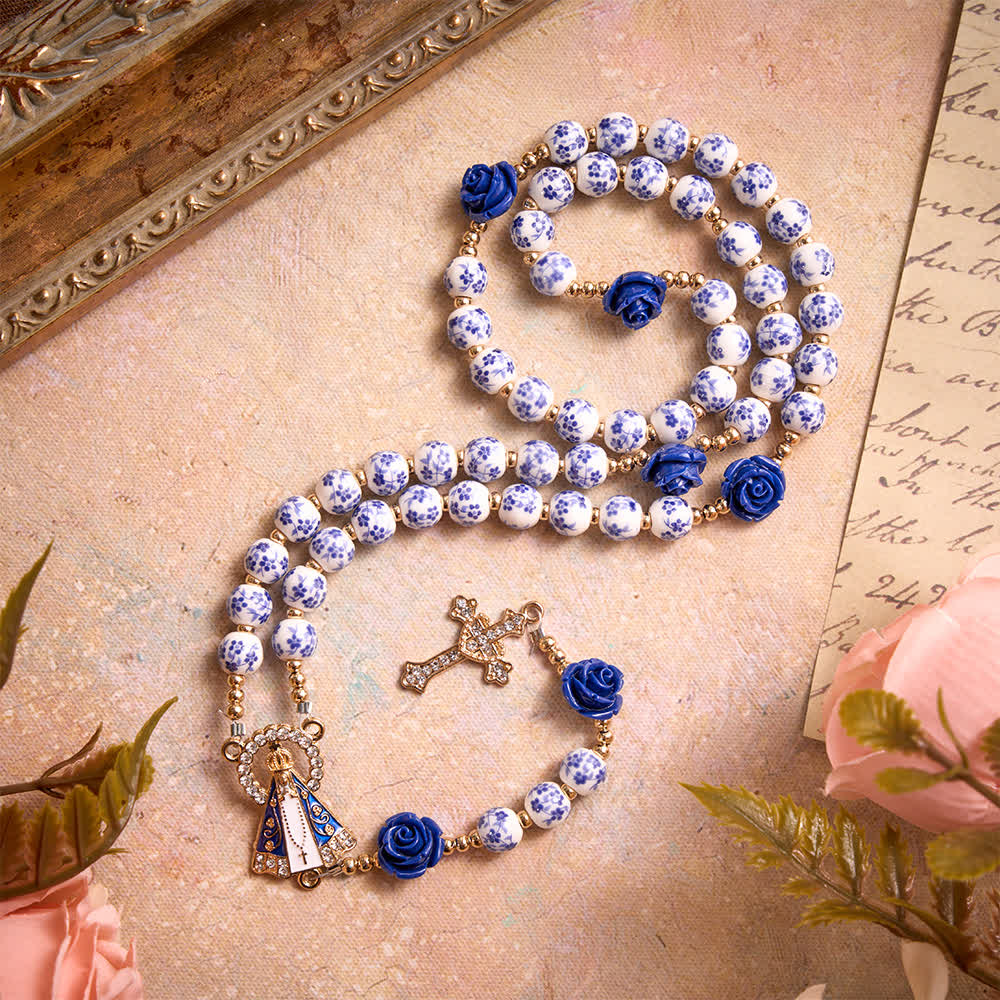 Christianartworkshop Rosario de cuentas de porcelana azul con adornos de rosas azules y medalla de Nuestra Señora de Aparecida. - Rosario de la Rosa Azul - image 0
